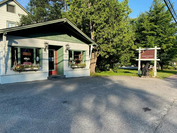 Lake Placid, NY 12946,2158 Saranac AVE
