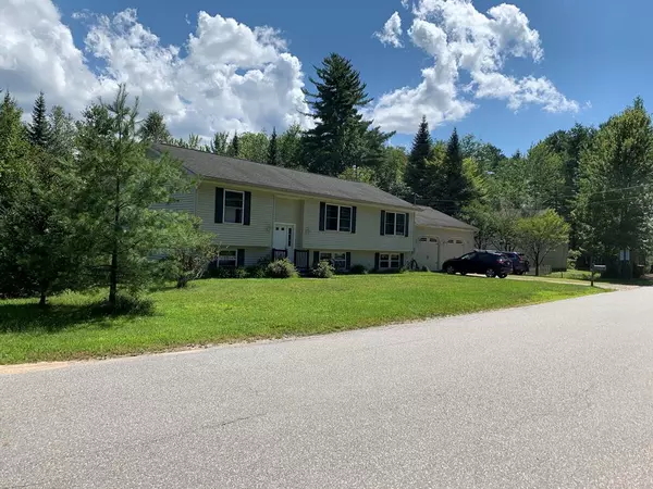 20 Rockledge RD, Saranac Lake, NY 12983