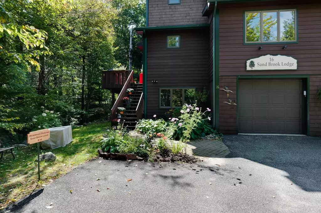 Lake Placid, NY 12946,22 Hemlock LN