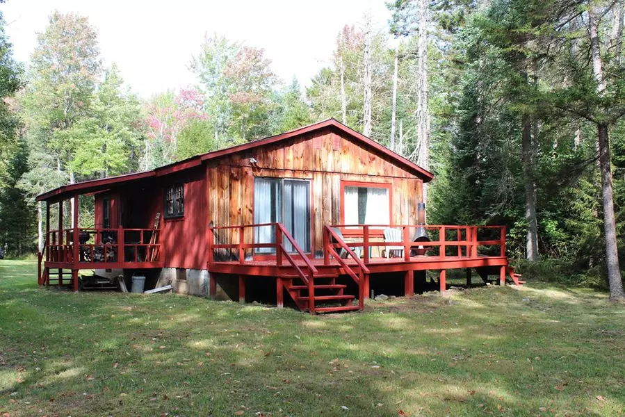 138 O'Brien LN, Indian Lake, NY 12842