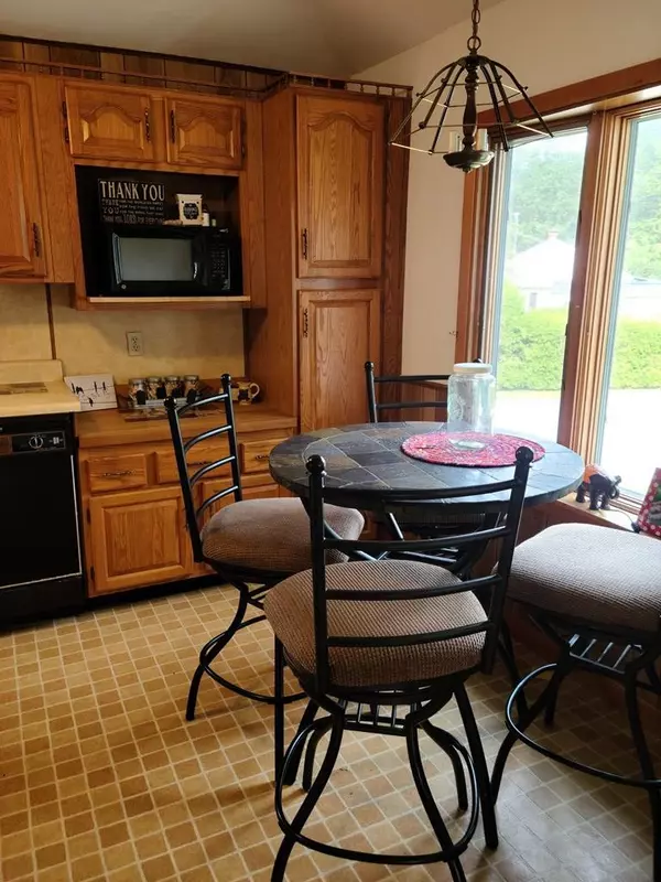 Lyon Mountain, NY 12952,28 Phillips CT