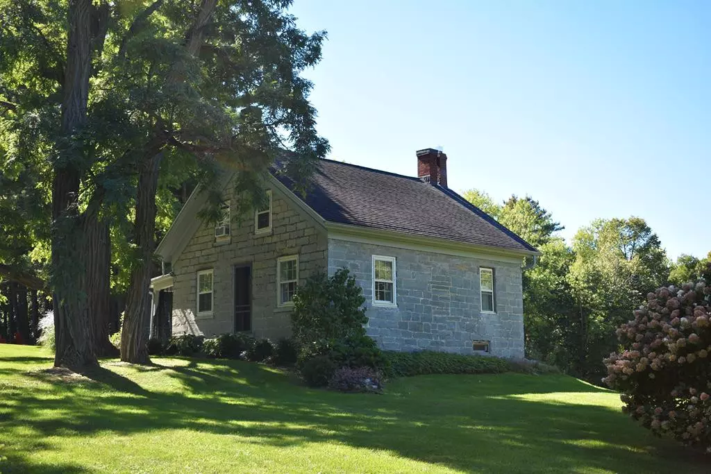 Willsboro, NY 12996,467 Point RD