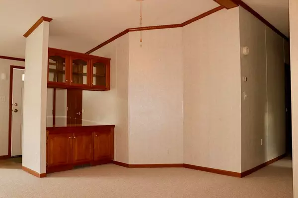 Keeseville, NY 12944,18 Locust LN