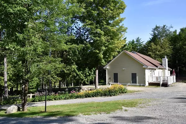Willsboro, NY 12996,17 Cedar LN