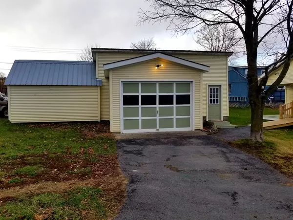 West Chazy, NY 12992,33 Academy ST