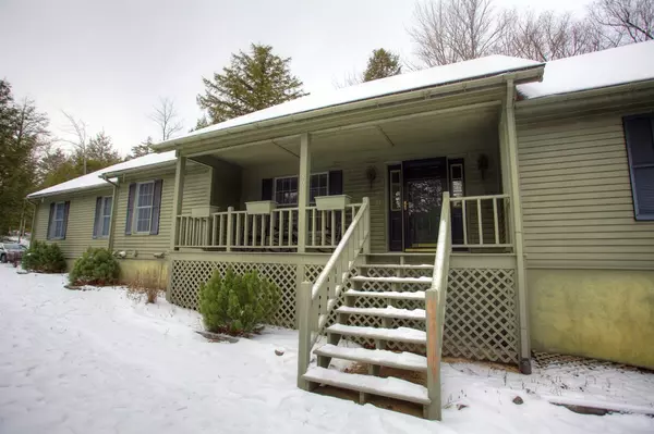 Saranac Lake, NY 12983,303 Glenwood DR