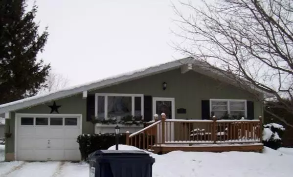 Rouses Point, NY 12979,5 Beechwood DR