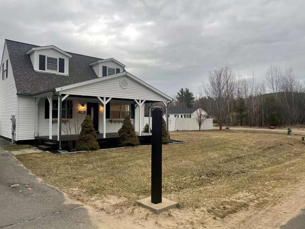 Keeseville, NY 12944,31 Cinnamon RDG