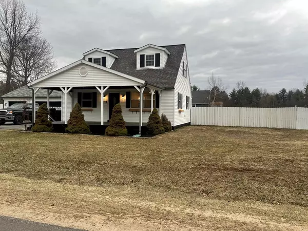 Keeseville, NY 12944,31 Cinnamon RDG