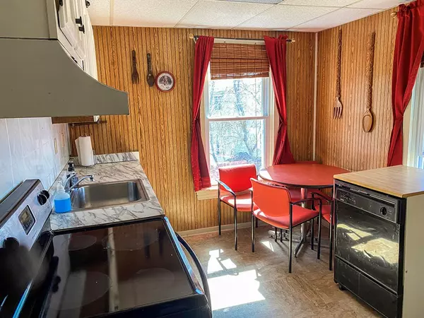 Saranac Lake, NY 12983,18 Park AVE