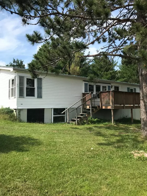 28 Spruce ST, Redford, NY 12978