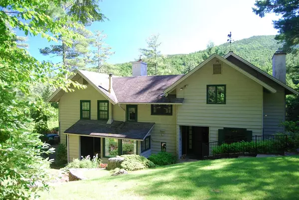 Keene Valley, NY 12943,211 Johns Brook LN