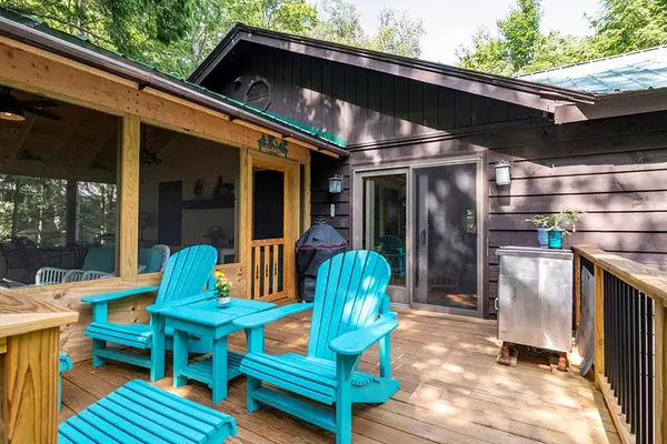 Saranac Lake, NY 12983,112 Floodwood RD