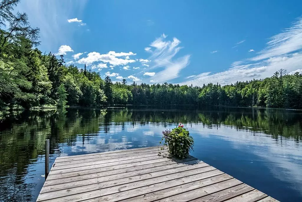 Saranac Lake, NY 12983,112 Floodwood RD