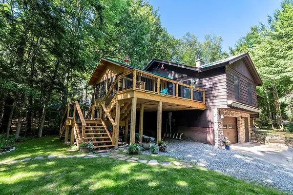 Saranac Lake, NY 12983,112 Floodwood RD