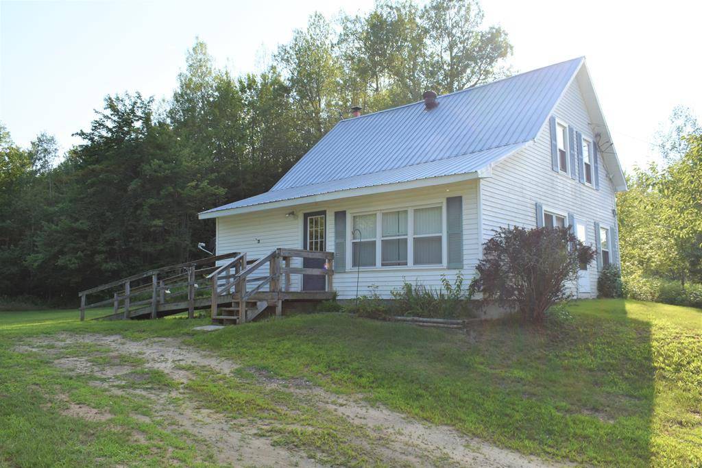 59 Timber LN, Mooers Forks, NY 12958