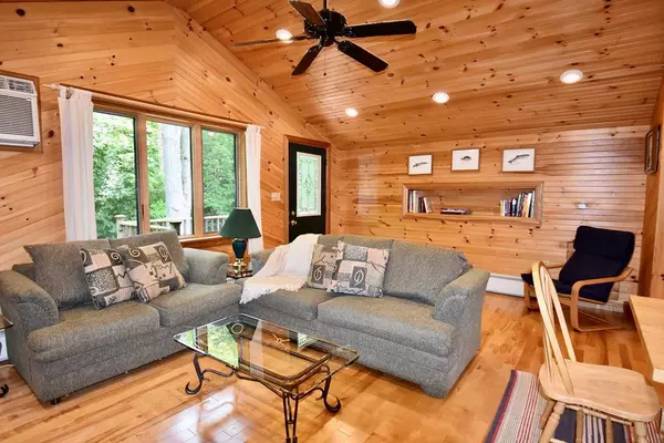 Willsboro, NY 12996,354 Corlear DR