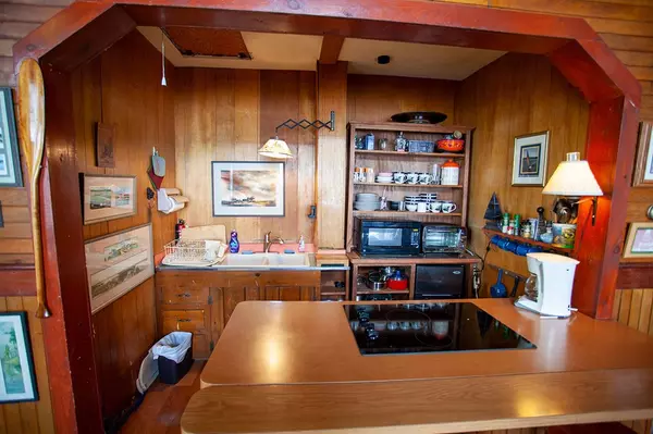 Saranac Lake, NY 12983,67 Prospect House LN