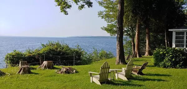 Willsboro, NY 12996,172 Lakeshore DR