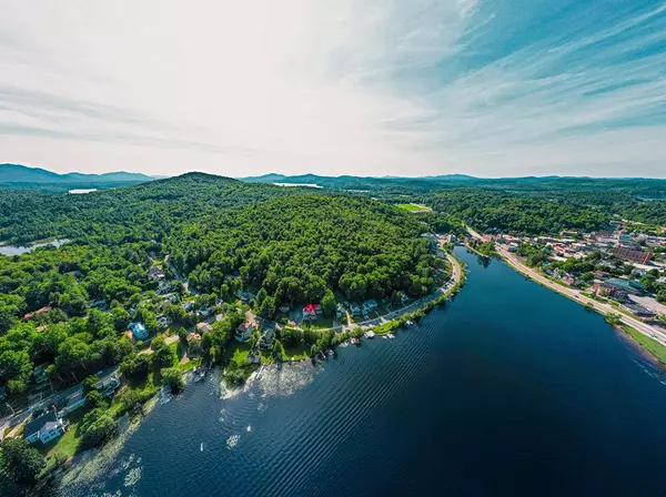 Saranac Lake, NY 12983,30 Maple Hill RD