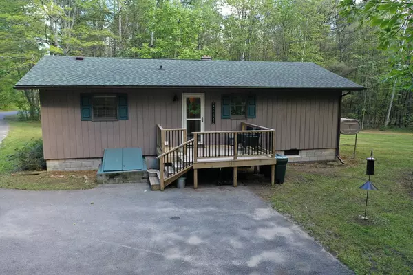 Morrisonville, NY 12962,17 Bittersweet LN