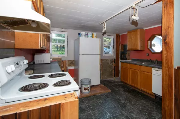 Jay, NY 12941,20 Orchard LN