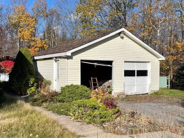 West Chazy, NY 12992,414 Seymour RD