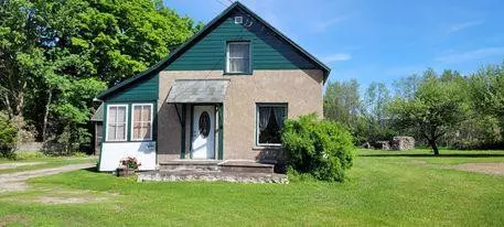 11 Pepper Hill RD, Mooers Forks, NY 12959