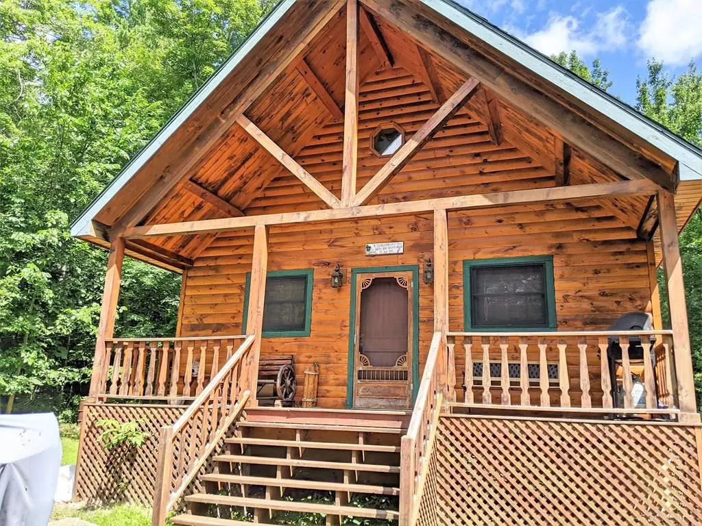 Willsboro, NY 12996,17 Grove Ave.