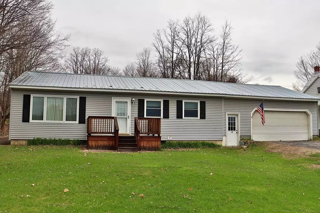 Saranac, NY 12981,18 Mccutcheon LN