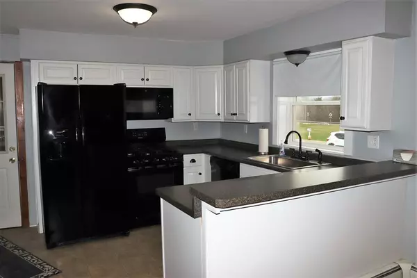 Saranac, NY 12981,18 Mccutcheon LN