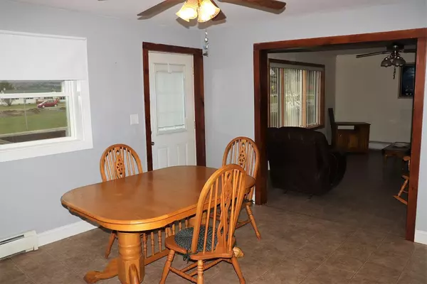 Saranac, NY 12981,18 Mccutcheon LN