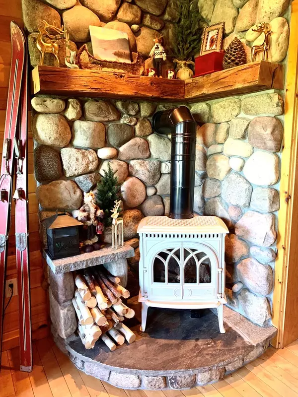 West Chazy, NY 12992,8711 Rt 22