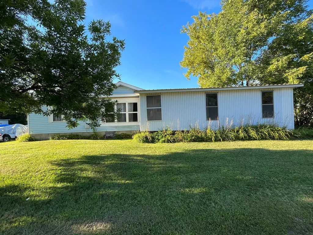 Chateaugay, NY 12920,129 Main ST