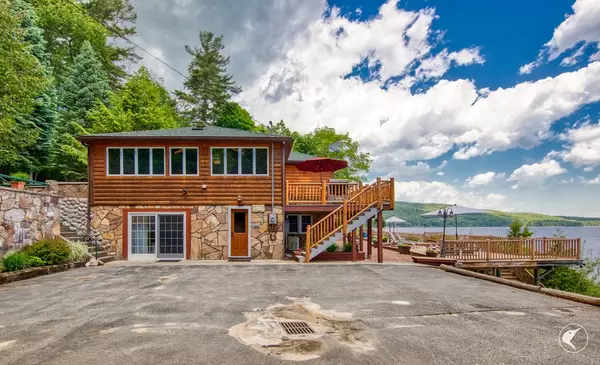 Keeseville, NY 12944,163 Corlear Bay