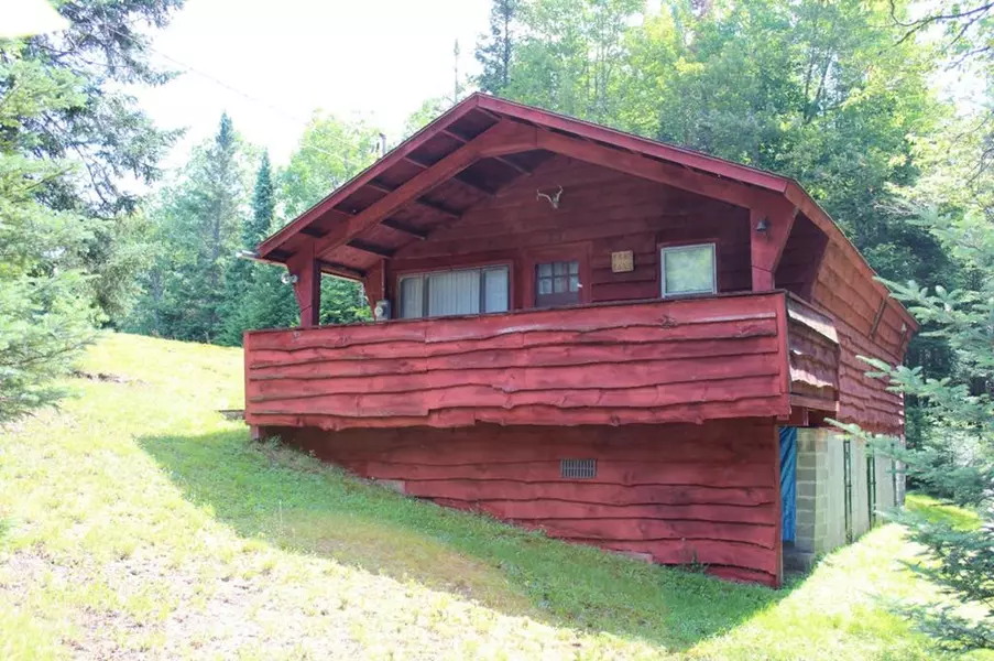 121 O'Brien LN, Indian Lake, NY 12842