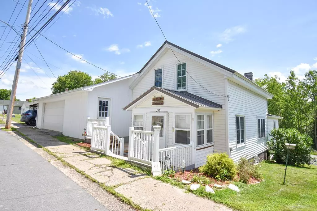 Saranac, NY 12981,255 Ganong Drvie