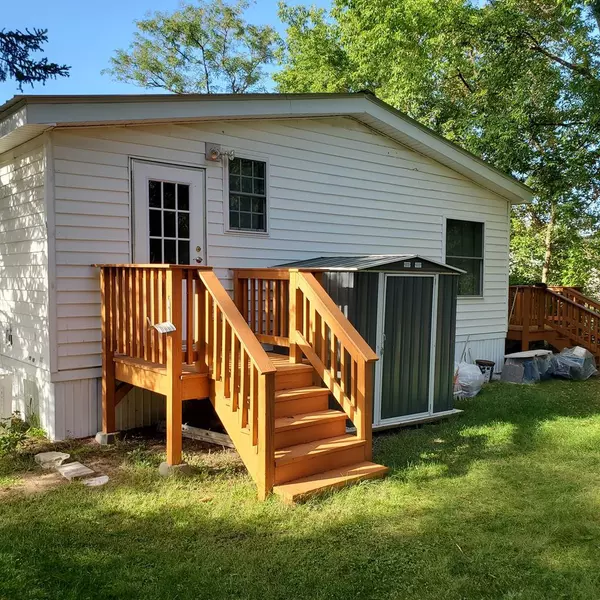 13 Ben's LN, Keeseville, NY 12944