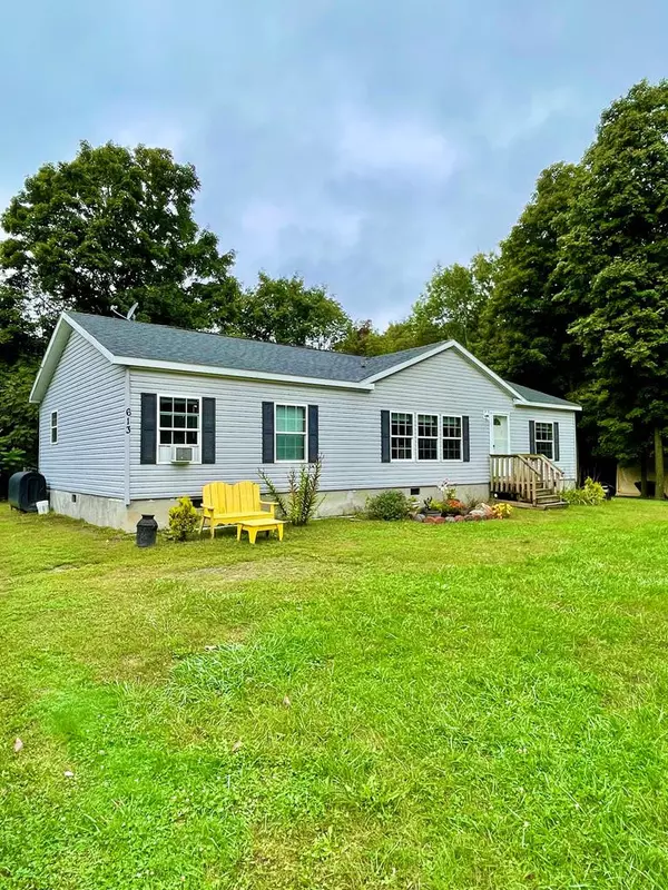 613 Ratta RD, Chazy, NY 12921