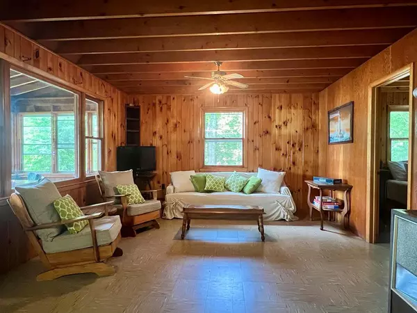 Willsboro, NY 12996,393 Corlear DR