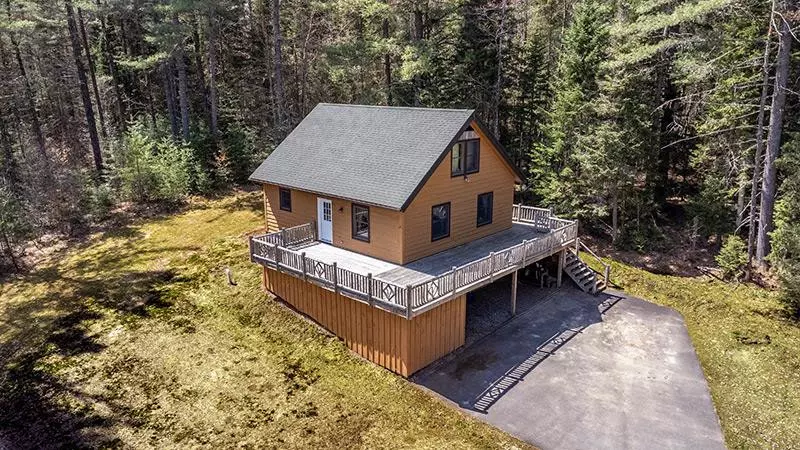 1099 County Rte 60, Onchiota, NY 12989