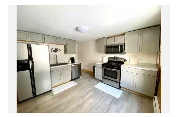 Saranac Lake, NY 12983,17 CORTEZ LN