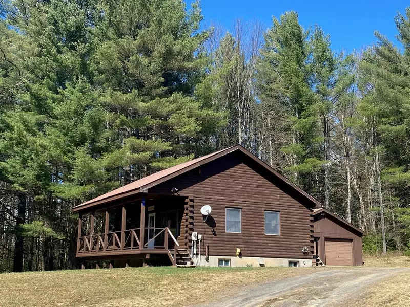43 Heathfield Park LN, Long Lake, NY 12842