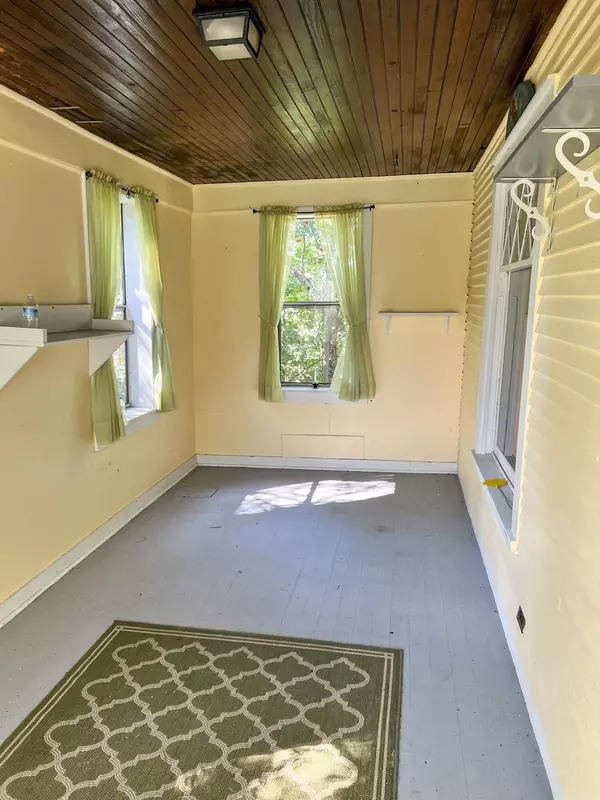 Saranac Lake, NY 12983,24 Prescott PL