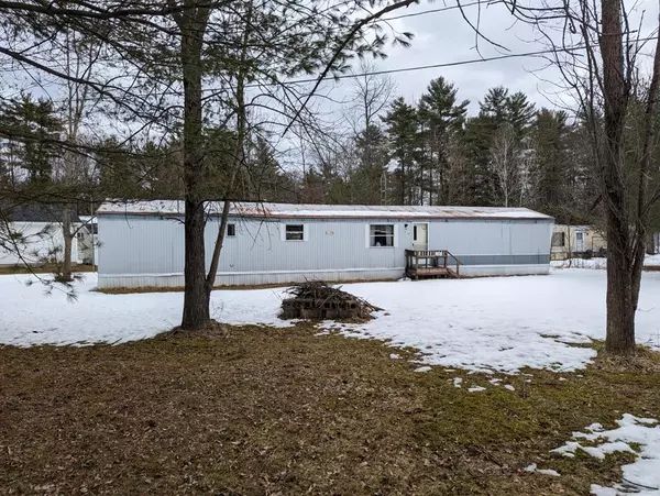 14 Oak AVE, Willsboro, NY 12996