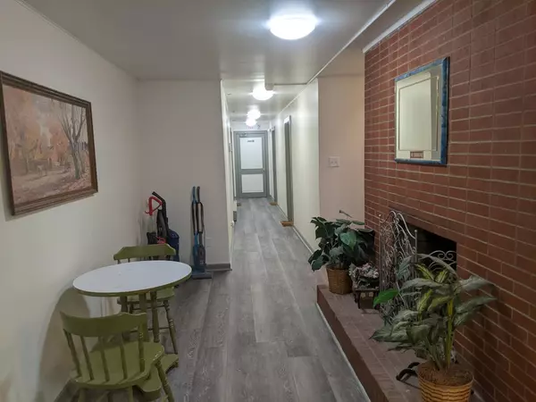 Saranac Lake, NY 12983,77 Will Rogers #8