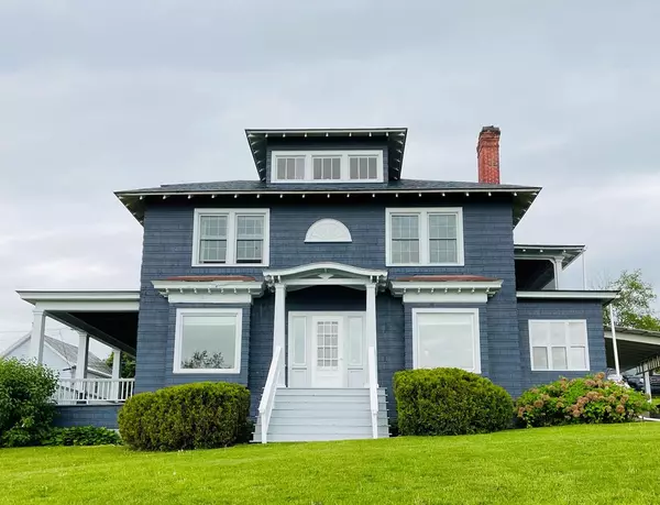 22 Lewald LN, Port Henry, NY 12974