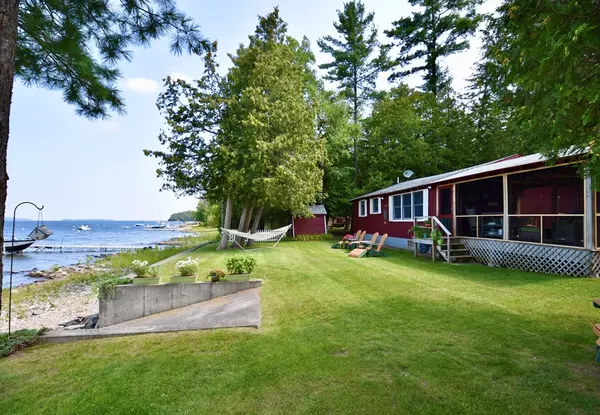 Willsboro, NY 12996,357 Corlear DR