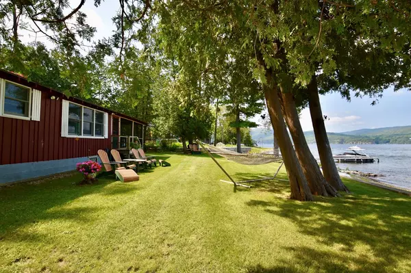 Willsboro, NY 12996,357 Corlear DR