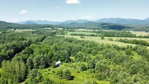 Willsboro, NY 12996,103 Spear RD